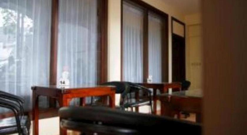 Grand Sumatera Hotel Surabaya Exterior foto