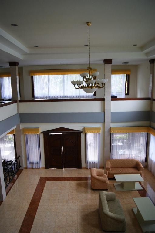 Grand Sumatera Hotel Surabaya Exterior foto