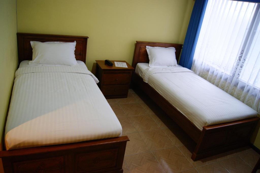 Grand Sumatera Hotel Surabaya Zimmer foto