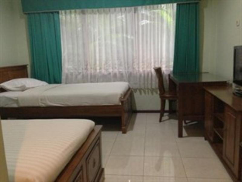 Grand Sumatera Hotel Surabaya Exterior foto